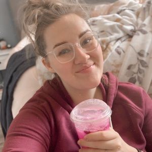 Meet your Posher, Michaela